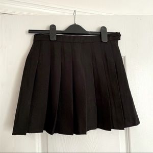 NWT Black Pleated Mini Skirt